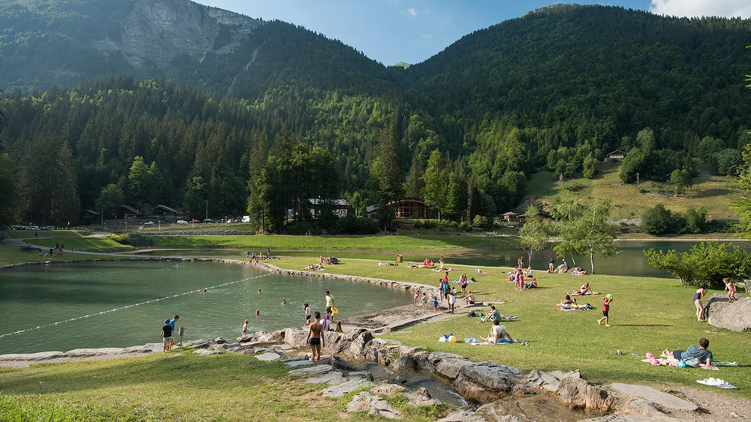 Plage du Lac de Montriond