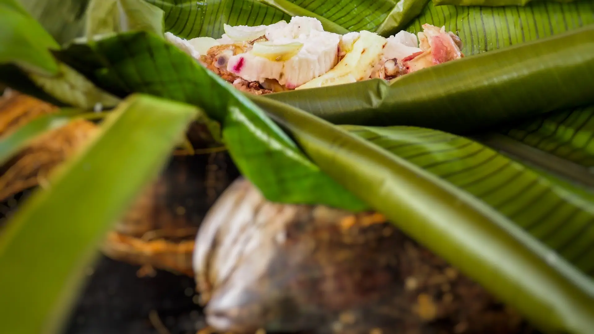 feuille de bananier, bougna, repas de tribu