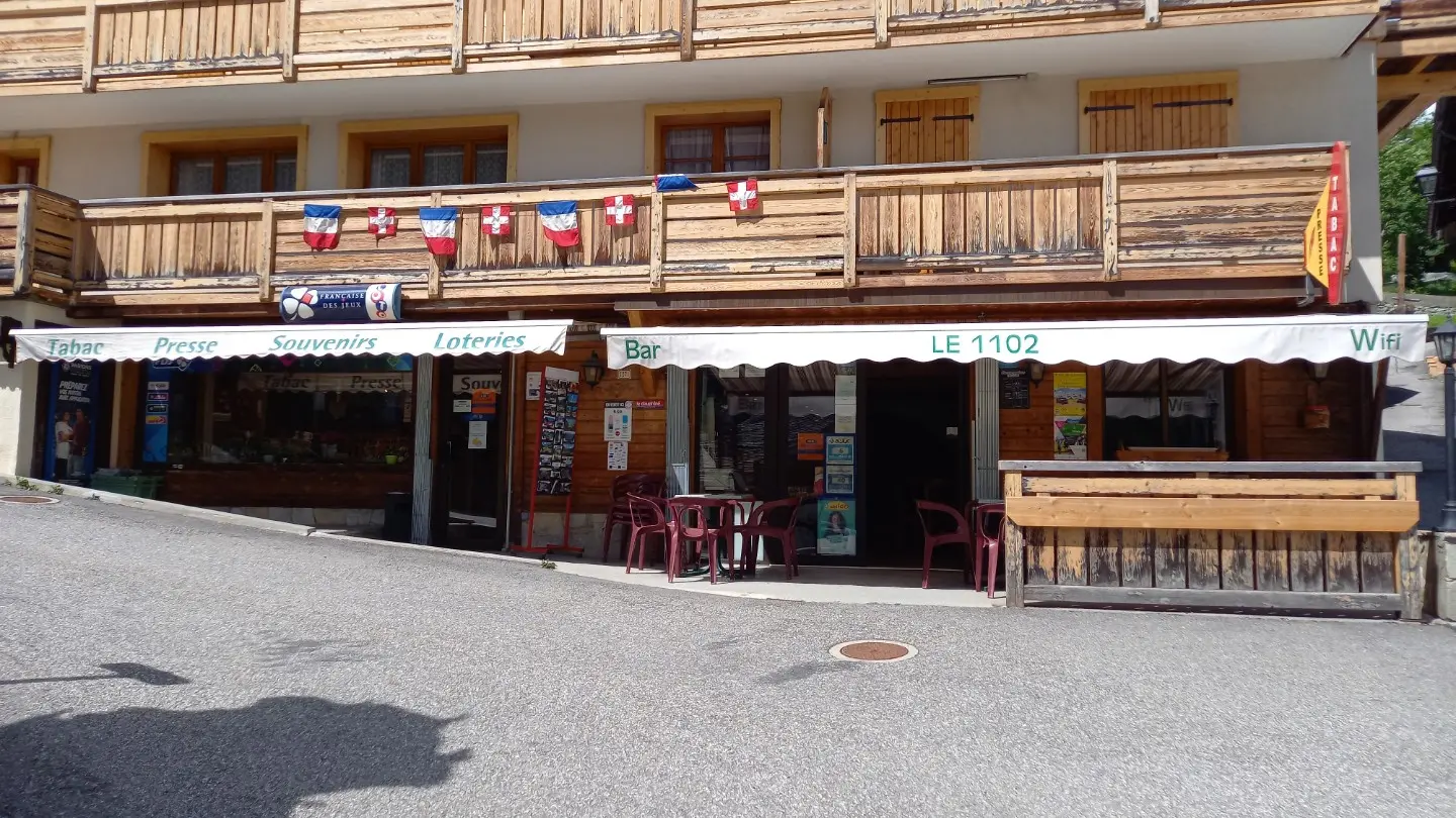Le 1102 Bar