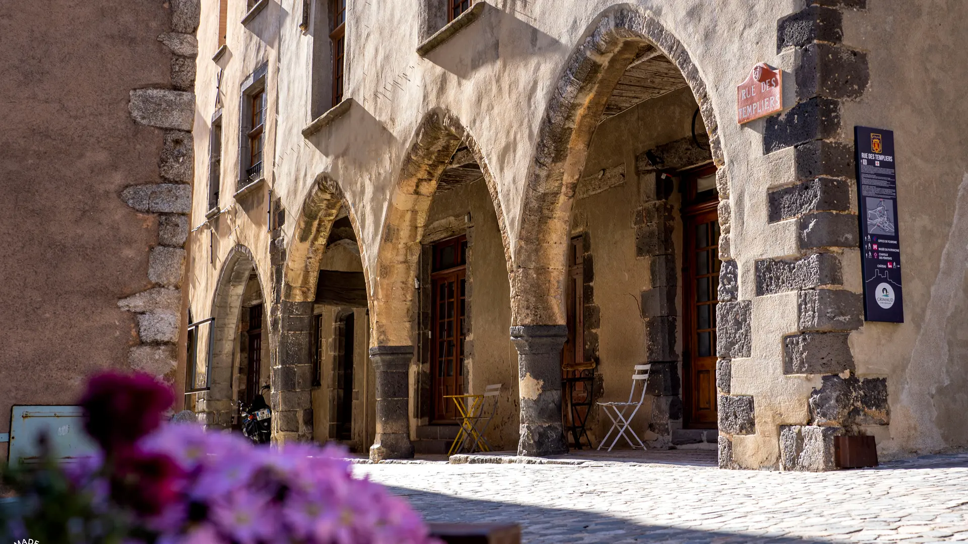 Rue des Templiers à Grimaud