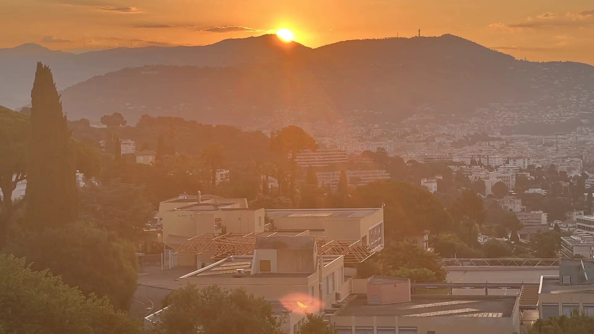 Vue panoramique depuis terrasse Est