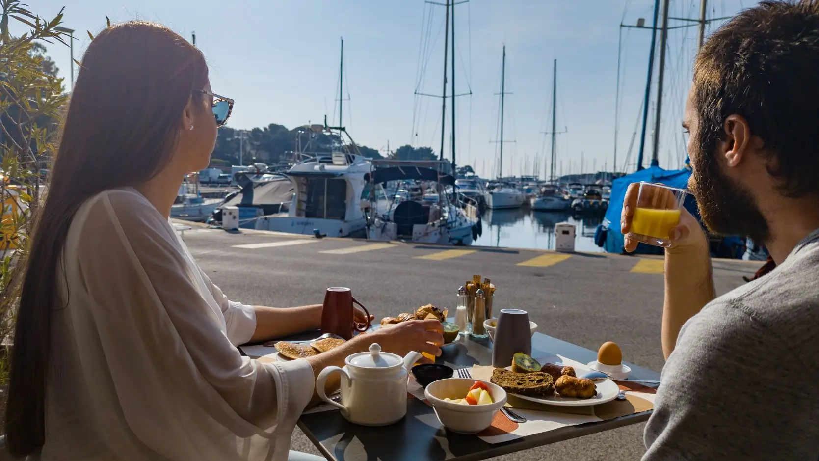 Votre petit-déjeuner sur la marina