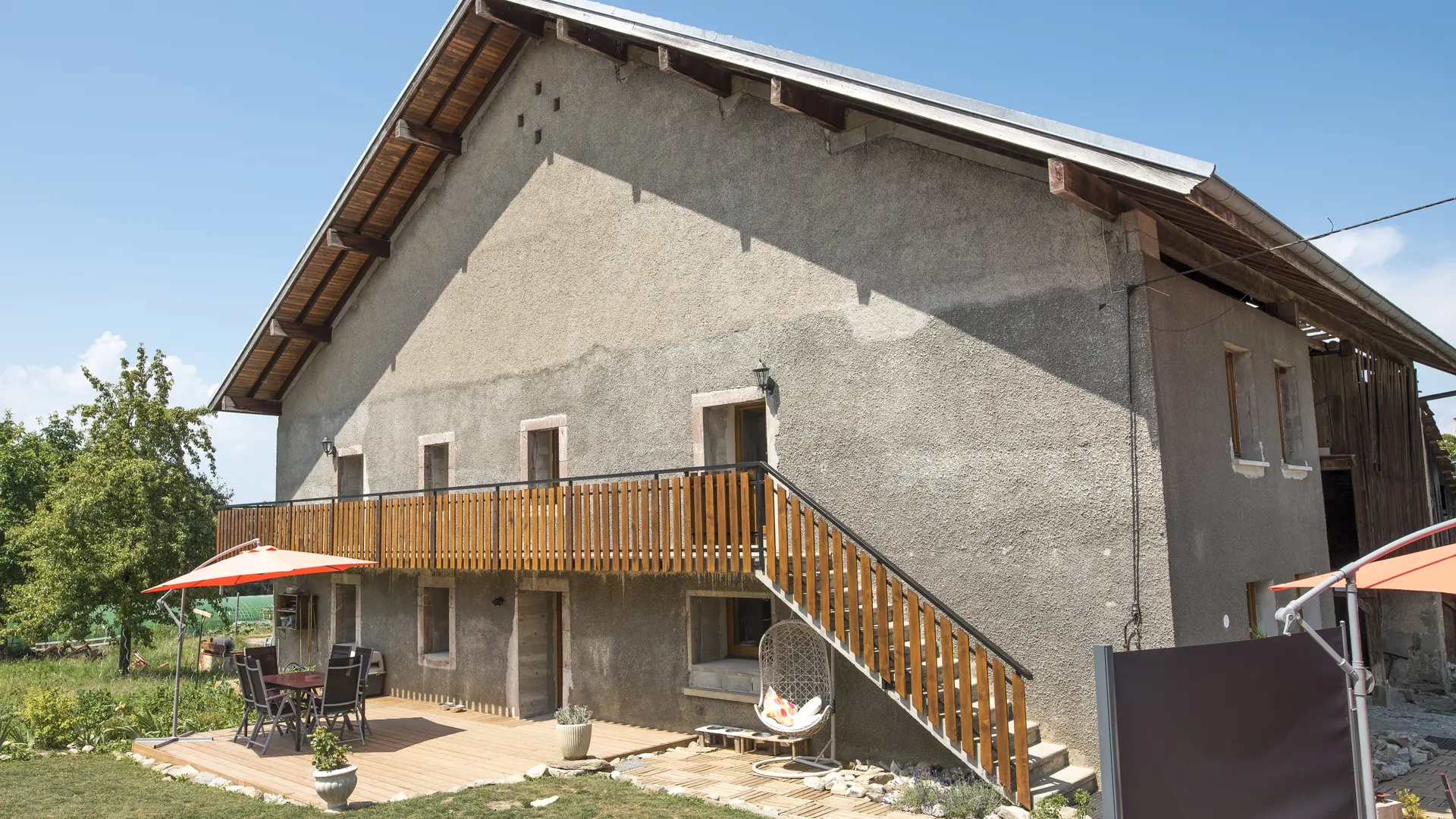 Façade extérieure en été