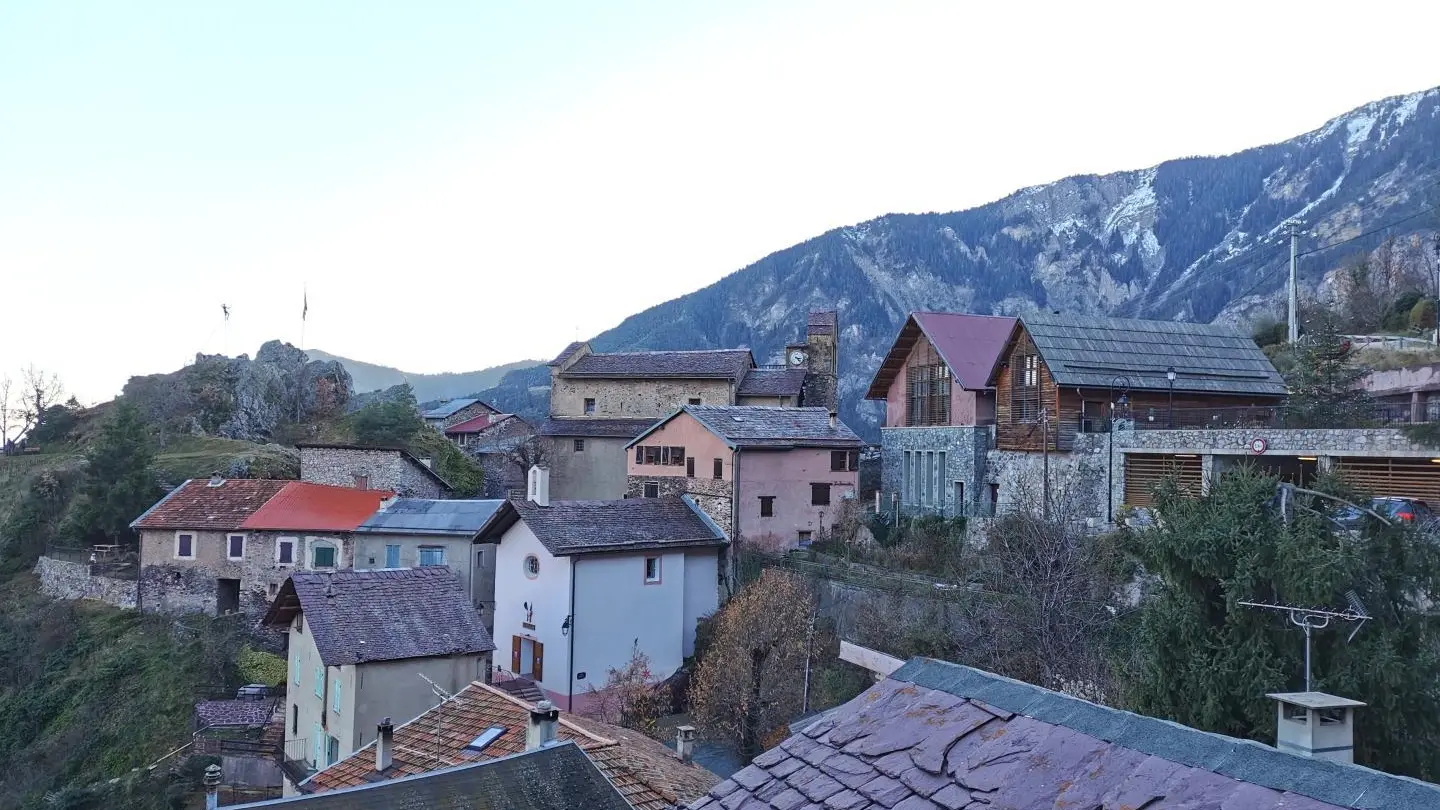 Grange des Tilleuls - Gîtes de Groupe d'Etape - Roure - Alpes-Maritimes