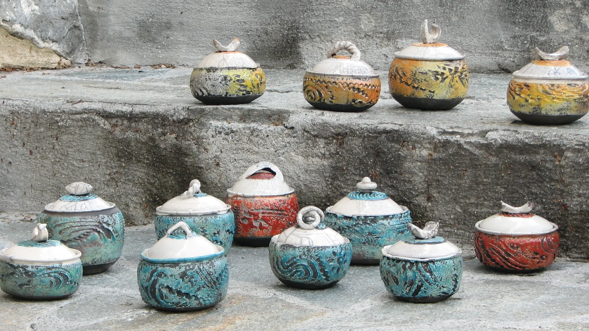 collection de boites (sucriers, bonbons, coton, bijoux, etc ...)