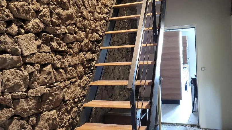 Accès à la chambre parentale ainsi qu'a la grande salle de détende.