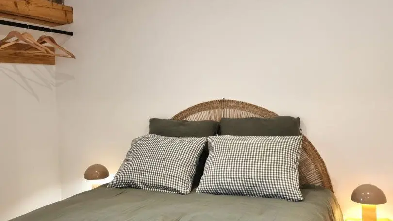 Chambre 1 : un lit 160x200cm.