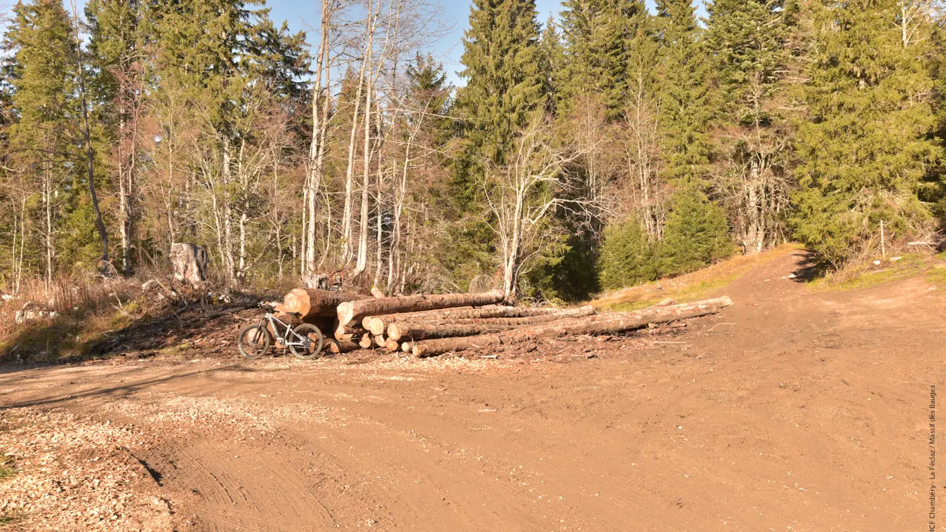 pas de balisage prendre à gauche