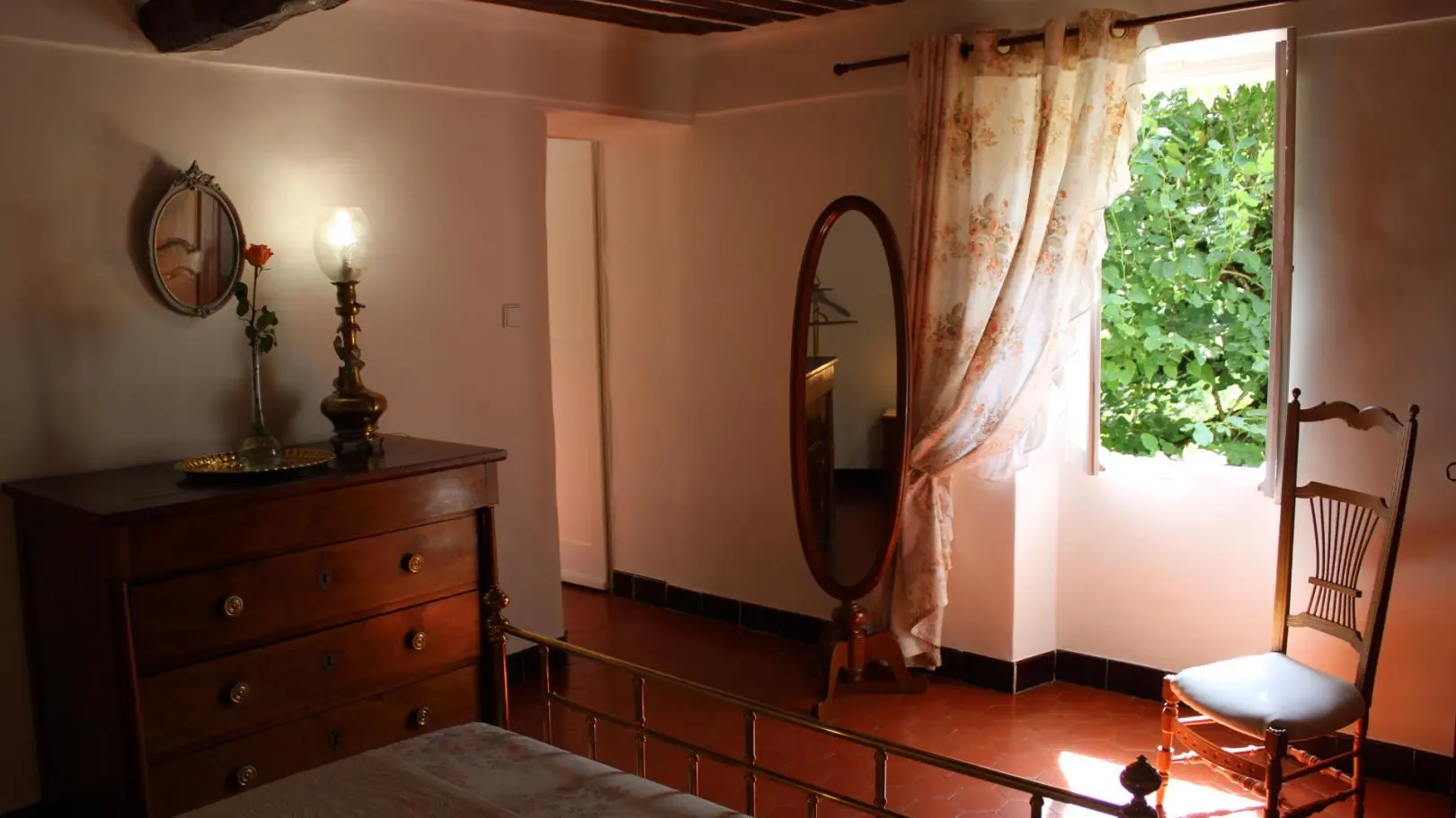 Gîte Le Mas du Pèlerin-Chambre 1 Fenêtre-Auribeau sur Siagne-Gîtes de France Alpes-Maritimes