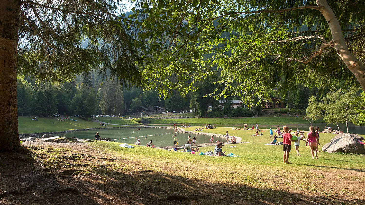 Plage du Lac de Montriond