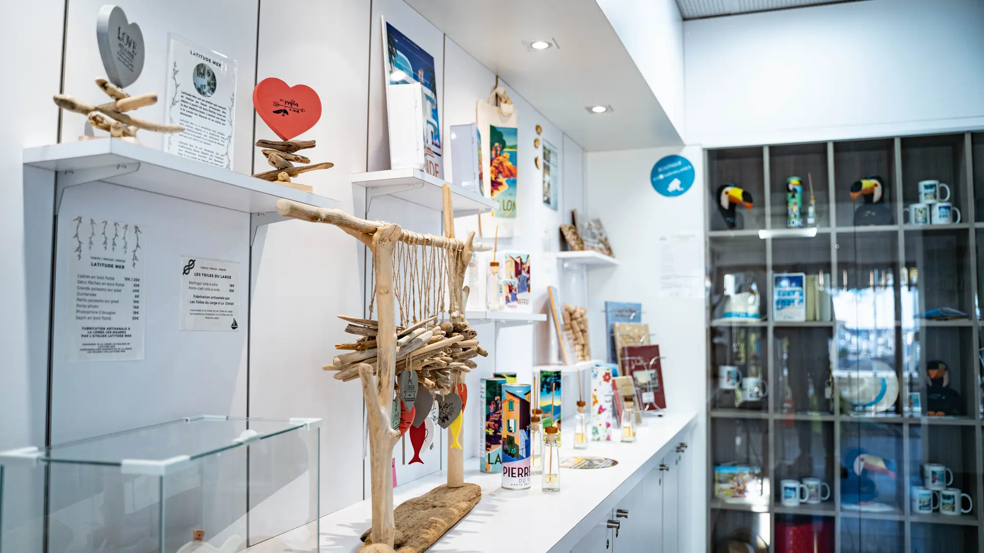 The shop of the tourist office of La Londe les Maures, Cuers Collobrières, Pierrefeu du Var