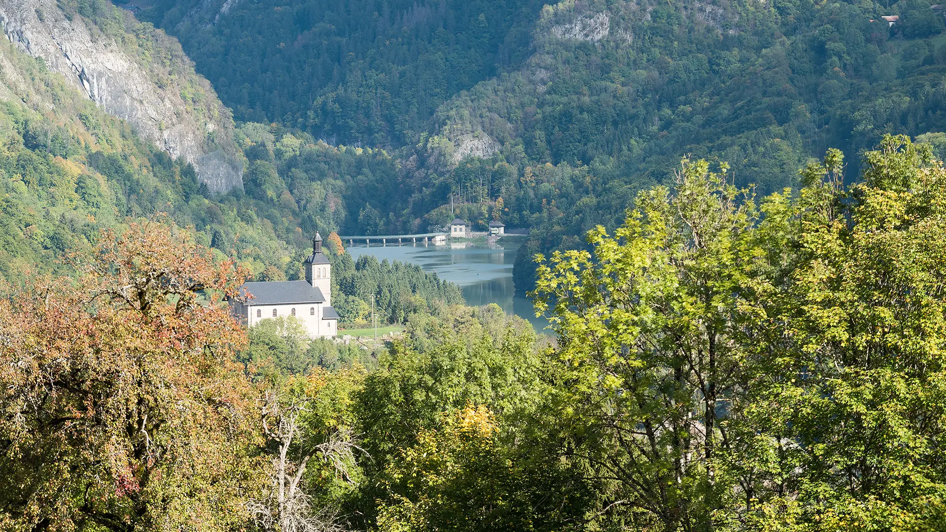 Eglise de La Baume et Barrage du Jotty