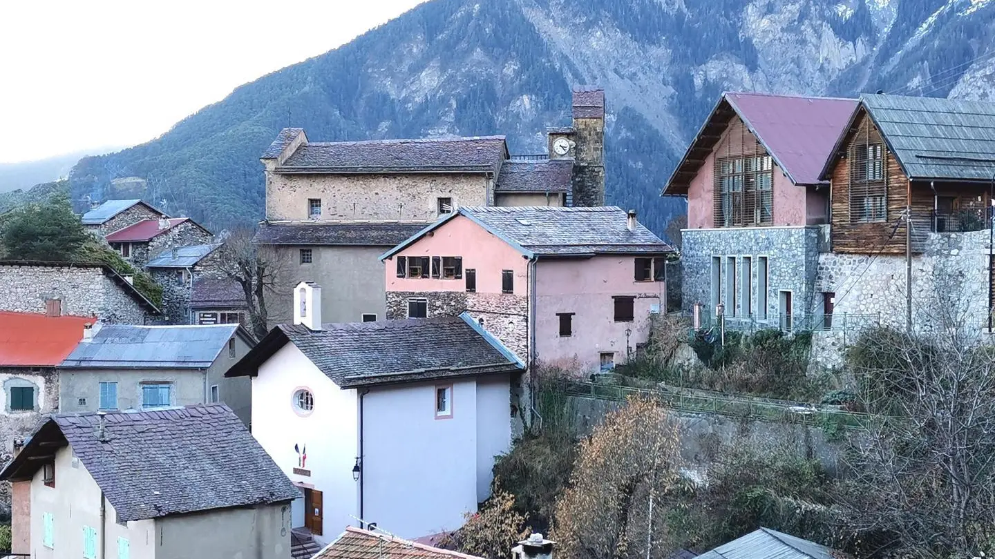 Grange des Tilleuls - Gîtes de Groupe d'Etape - Roure - Alpes-Maritimes