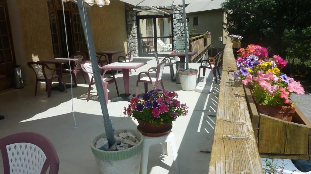 Une partie de la terrasse du restaurant