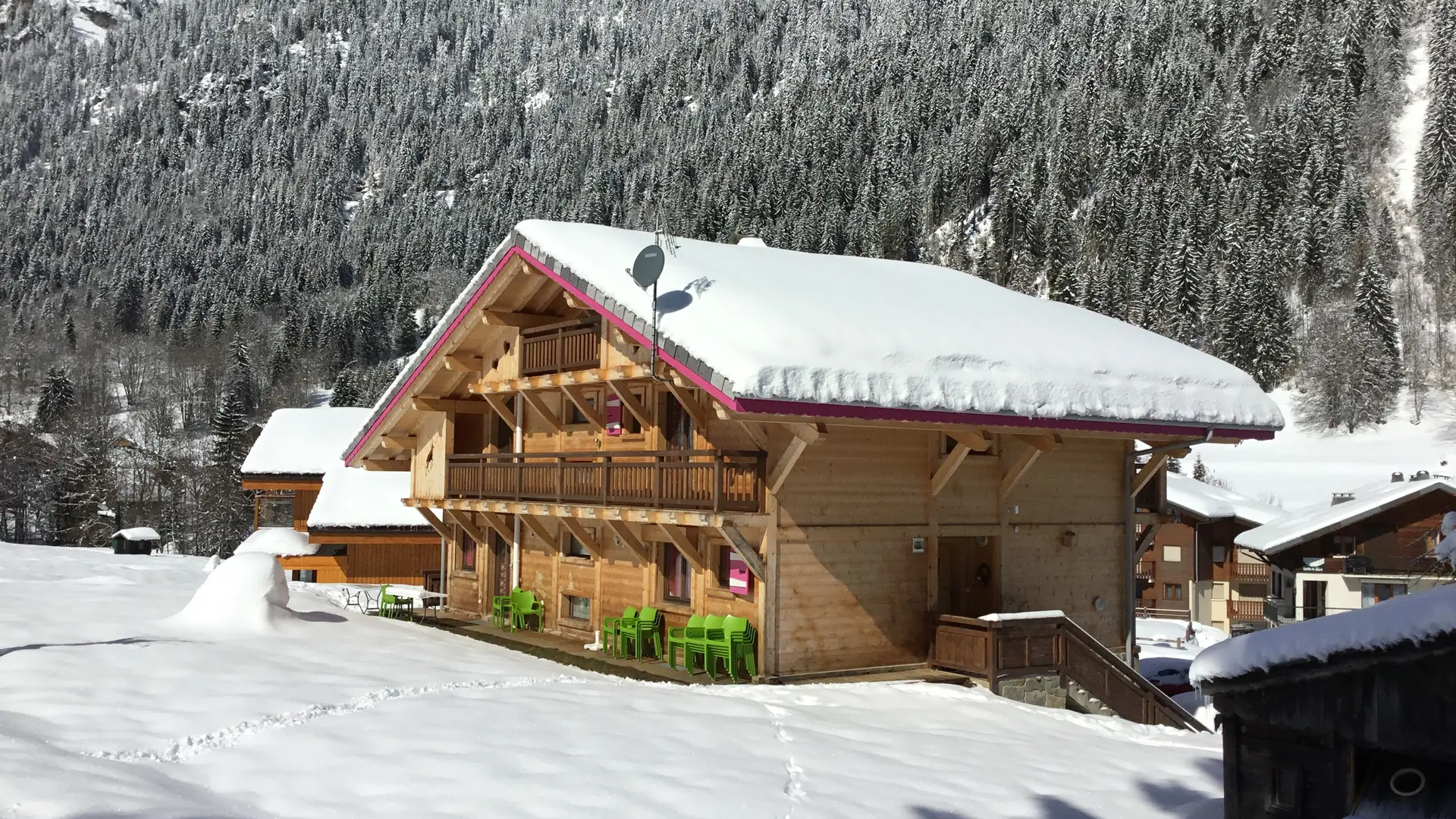 Chalet extérieur et terrasse hiver