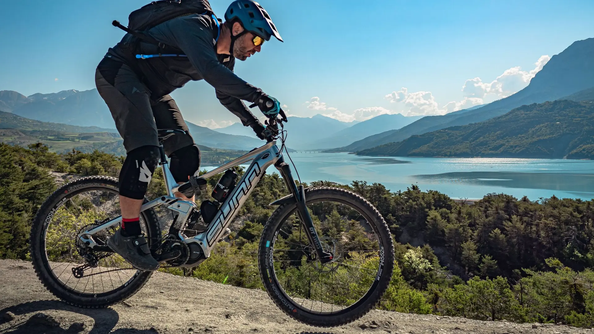 Descente sur la baie