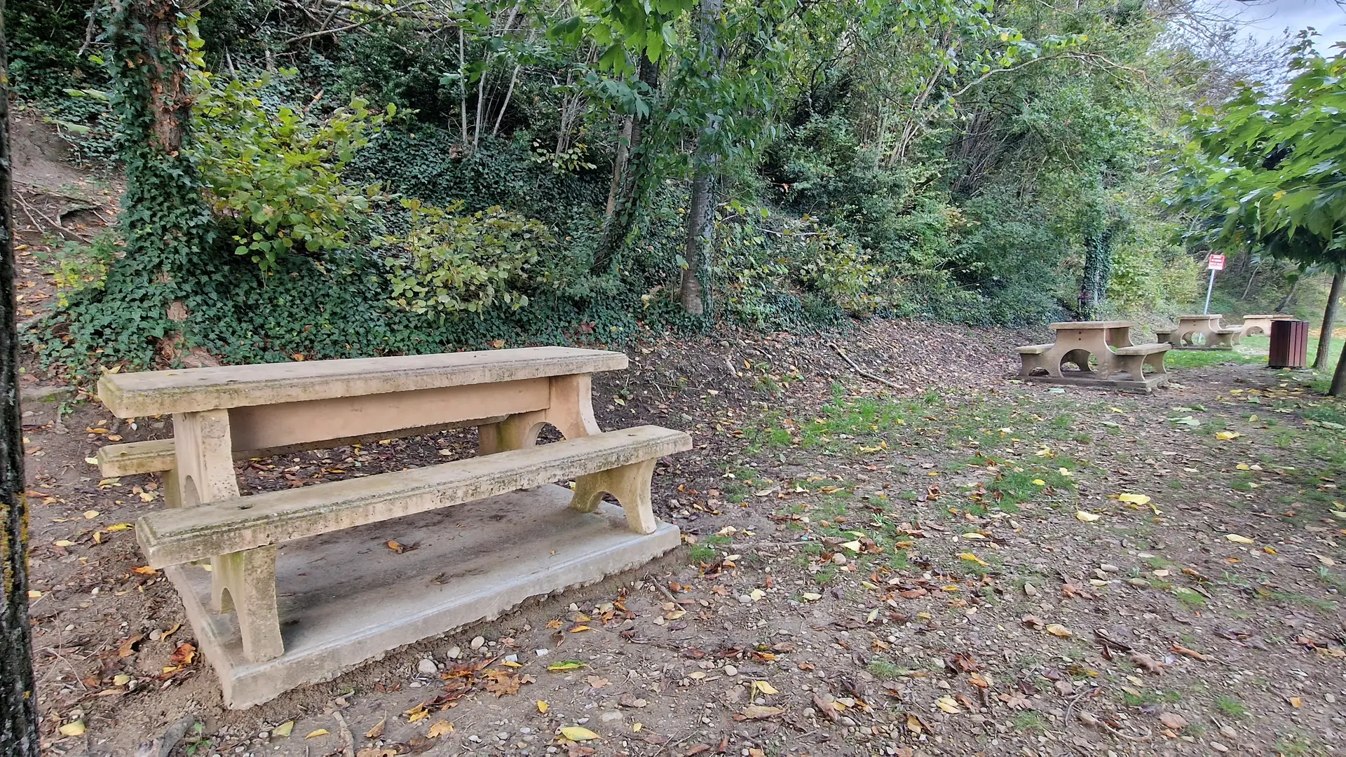 Aire de pique-nique des Pénitents des Mées_Les Mées ©OT PADLB