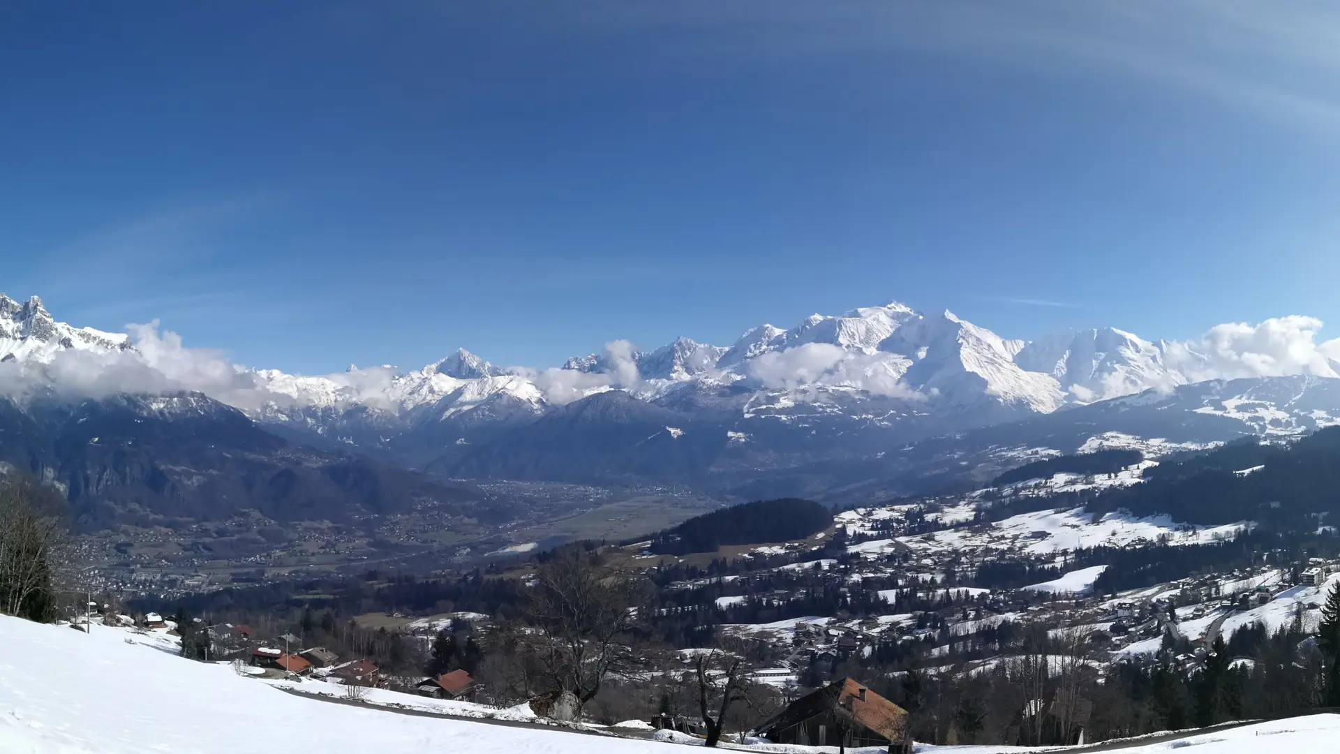Panorama 360 sur les Aiguilles de Warens et le Mon-Blanc