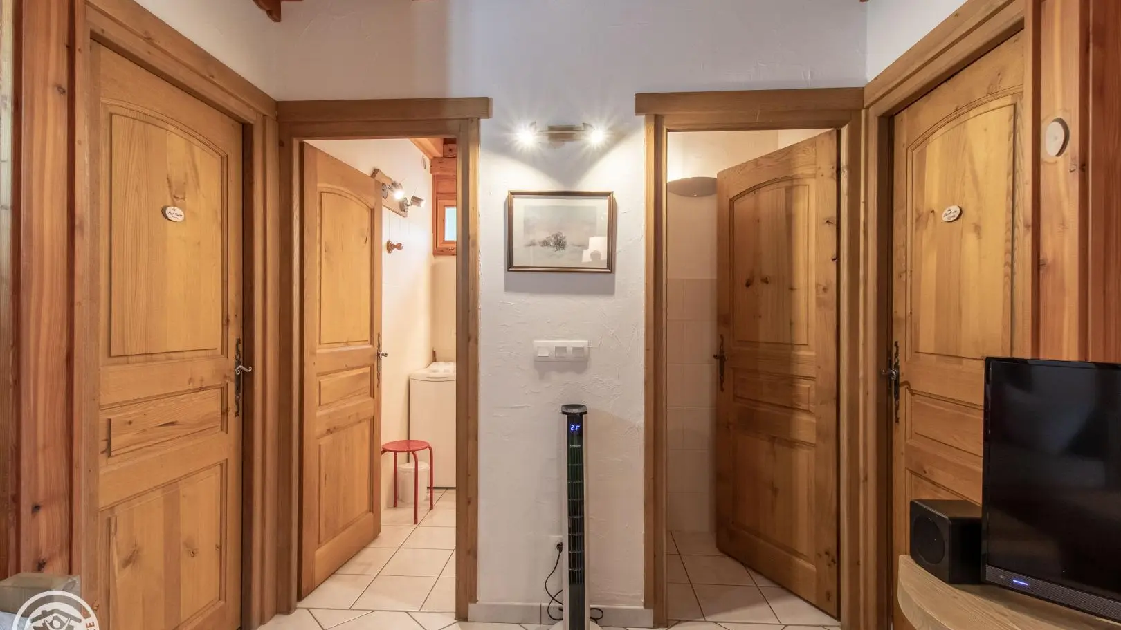Accès salle d'eau et WC
