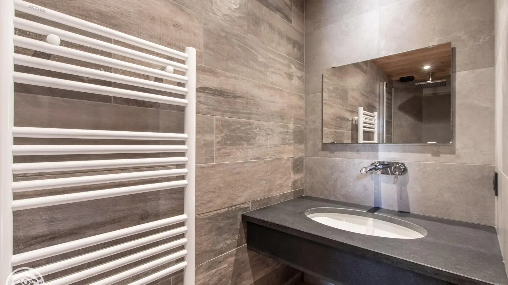 Salle d'eau chambre 1