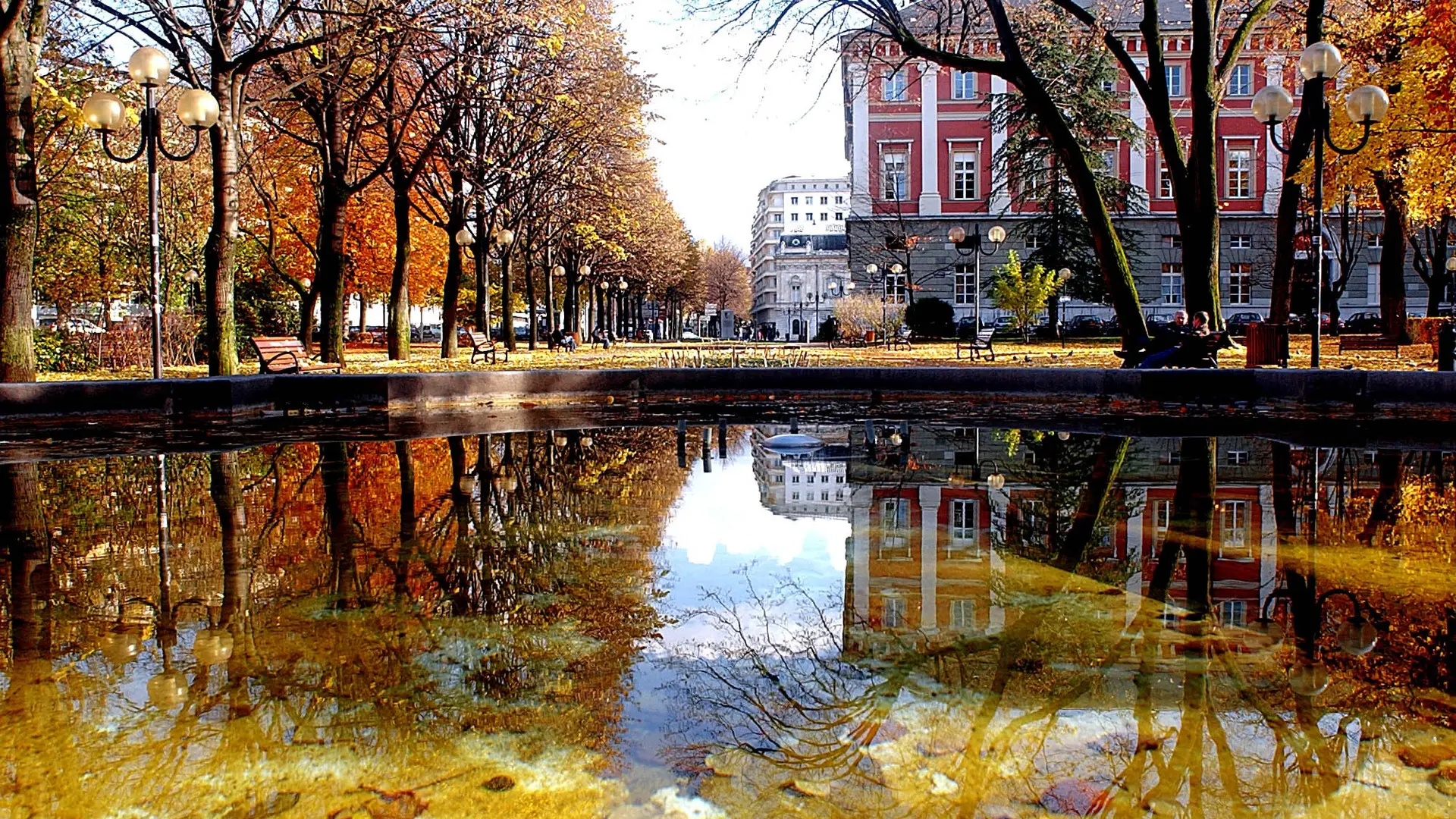 Chambéry : le Parc du Verney et ses bassins à l'automne