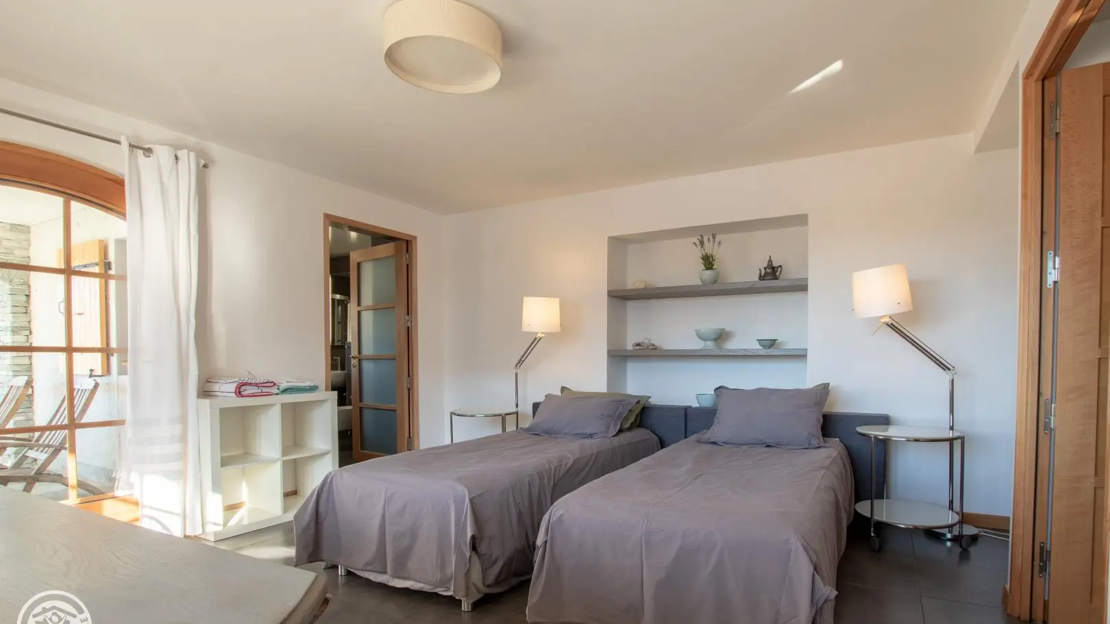 Chambre 2.  2 lits 90cm pouvant être jumelés pour faire 1 lit 180cm.