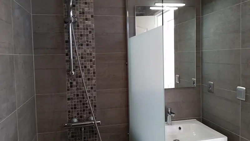 Salle d'eau au rez-de-chaussée