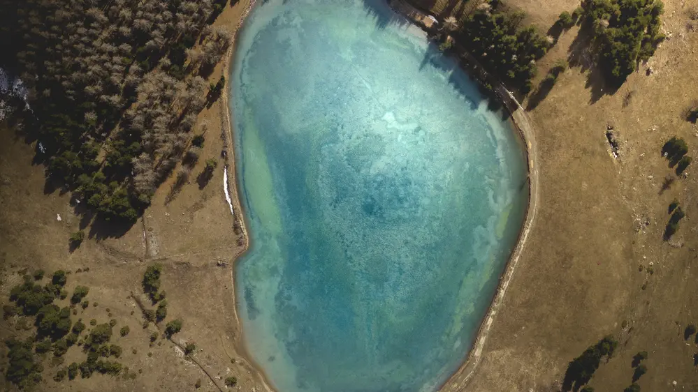 Vue drone du lac des Barbeyroux