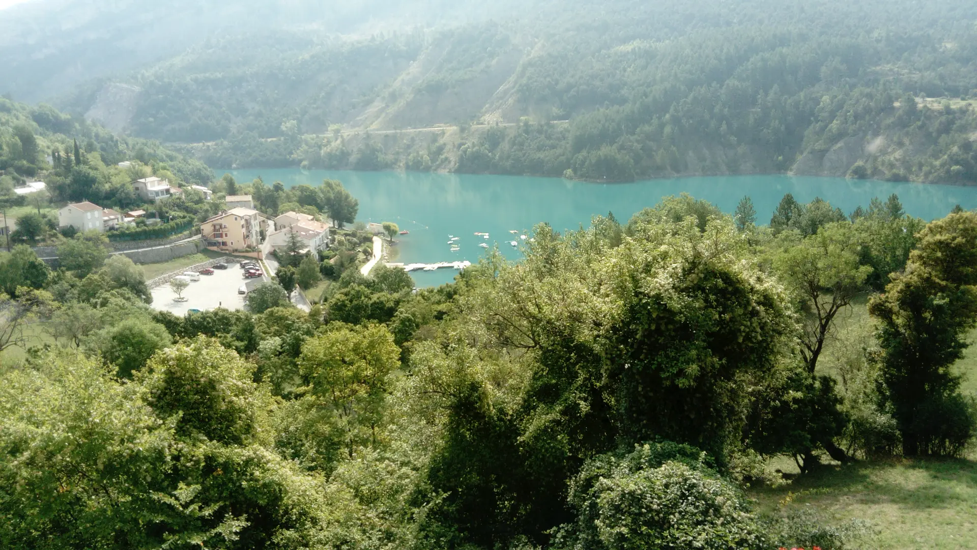 vue sur le lac de Castillon
