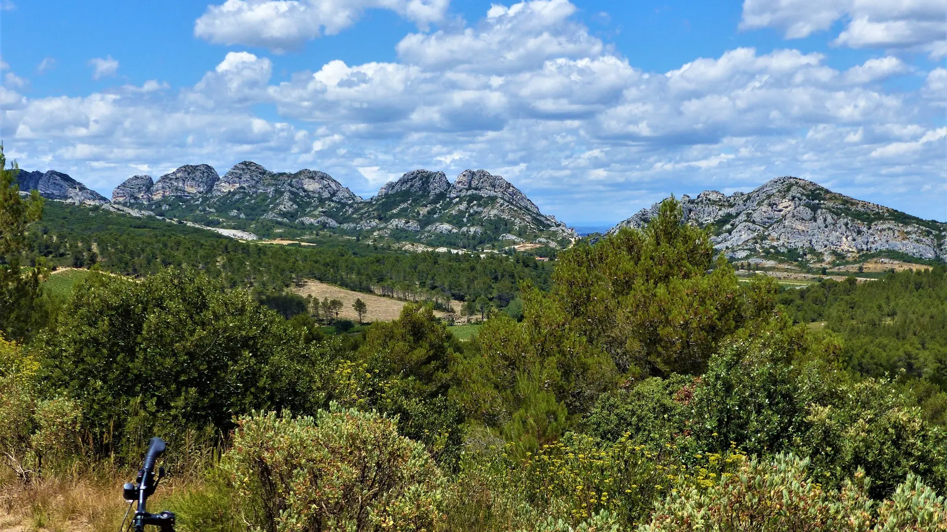 Vue sur la crête des Alpilles