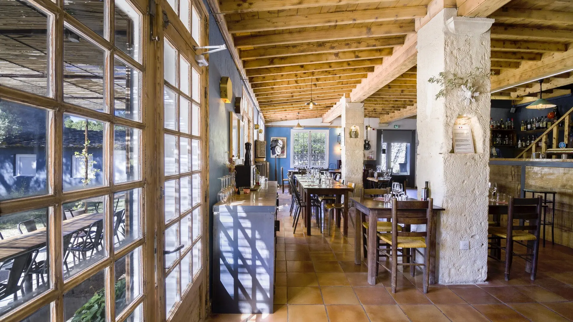 Chez Tata Simone_Mouriès_salle