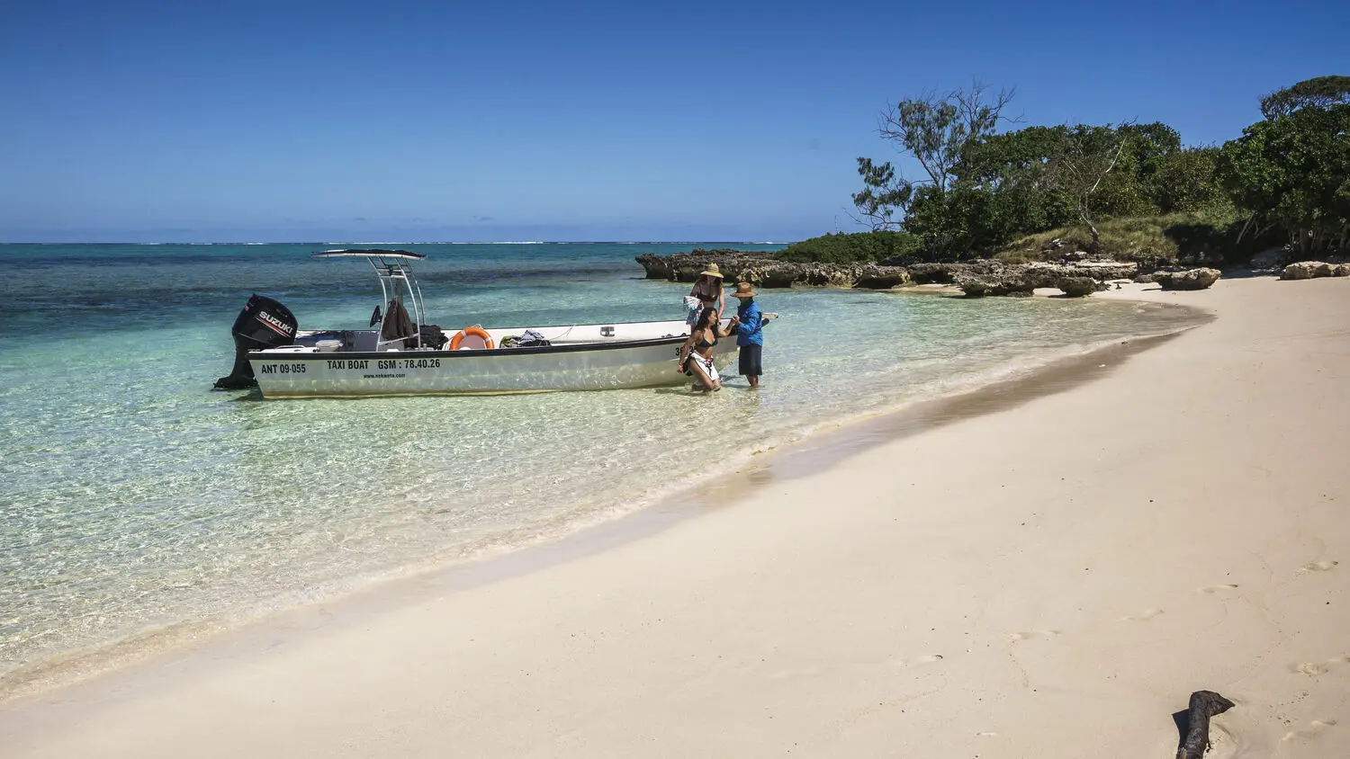 Water taxi to Green Island - Bourail