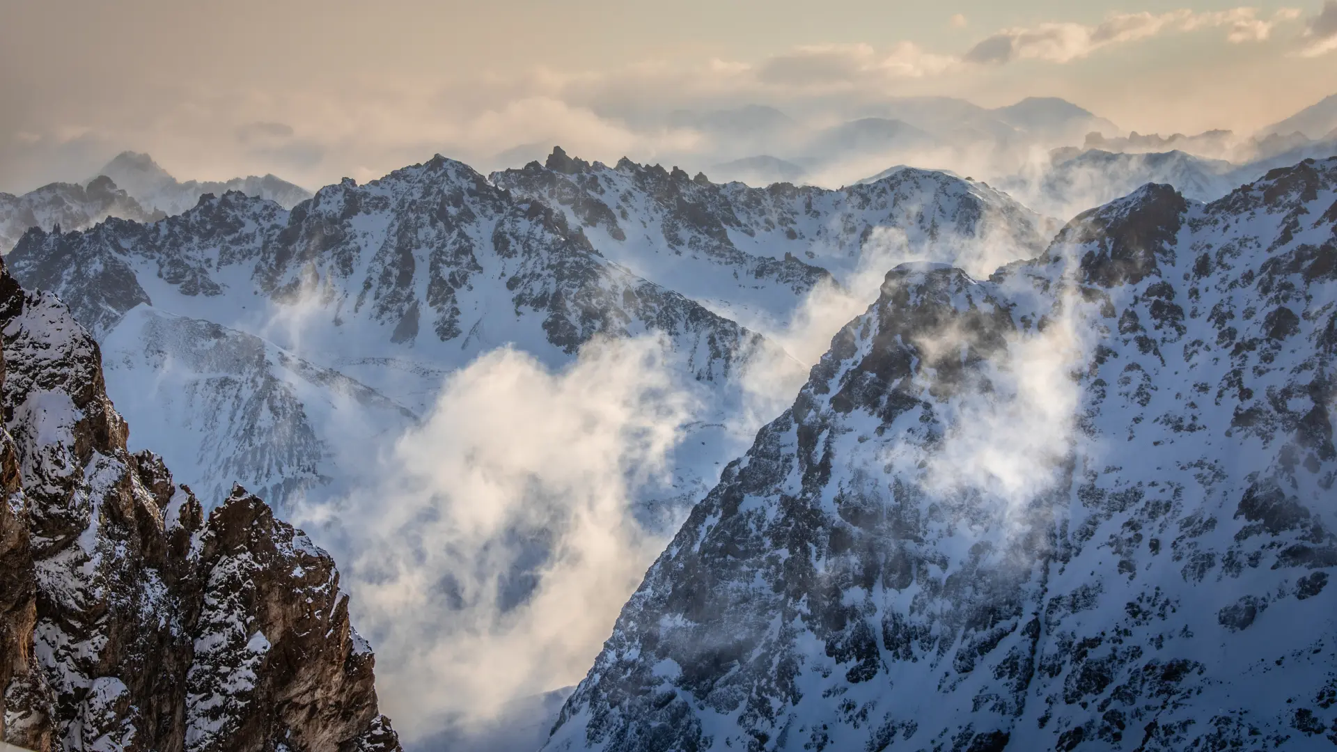 Point de vue sur les sommets environnants