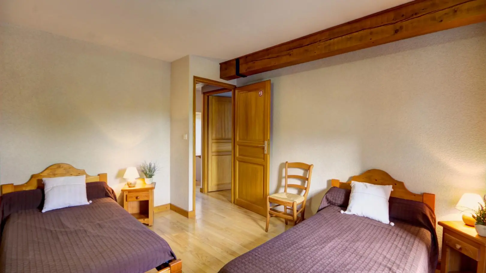 La chambre twin avec 2 lits simples