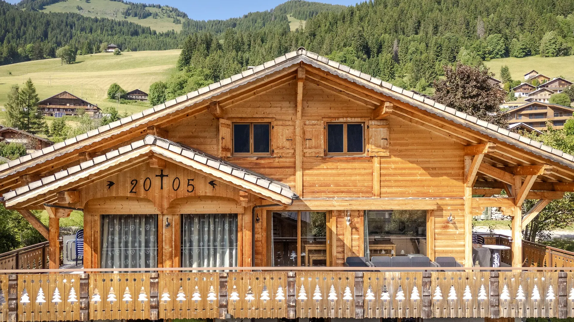 Extérieur_été_Chalet_La Roseraie_Châtel