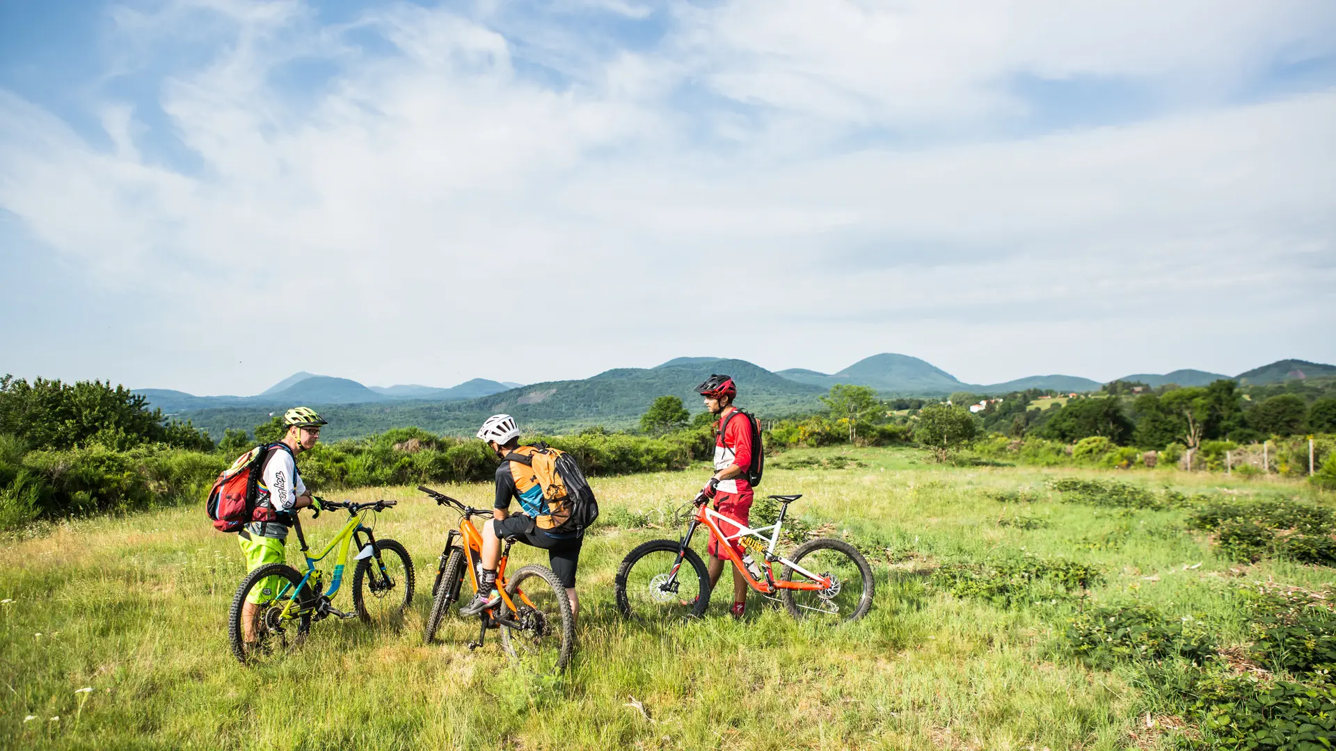 VTT au dessus de Volvic