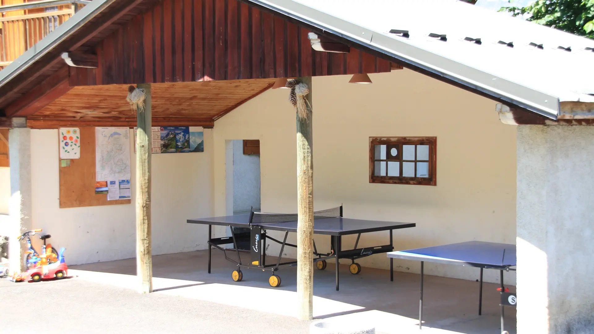 Ping Pong Chalet Mandallaz