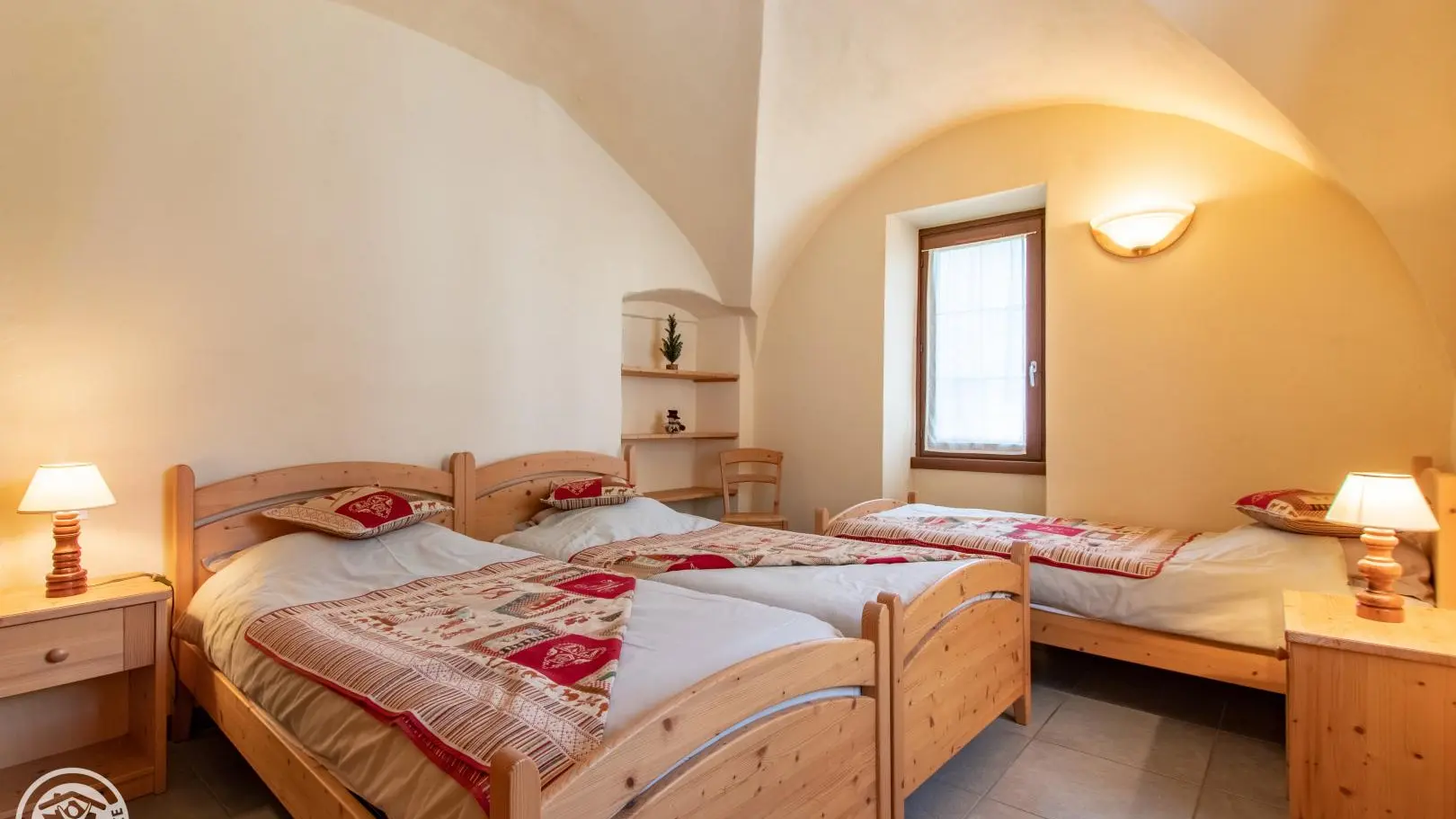 Chambre 2 située dans une ancienne chapelle