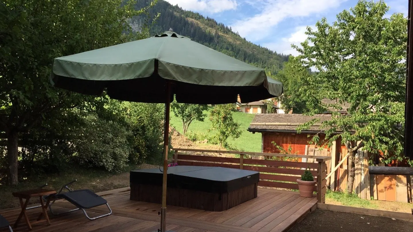 Terrasse avec Jacuzzi