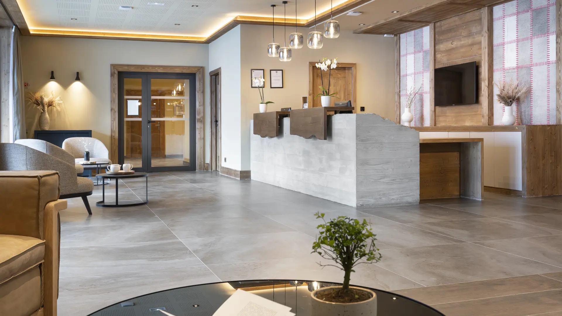 Reception desk