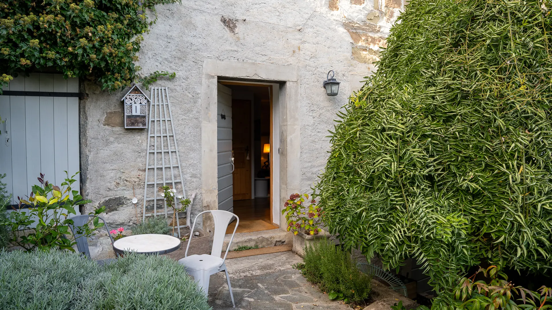 Entrée de la chambre avec sa terrasse