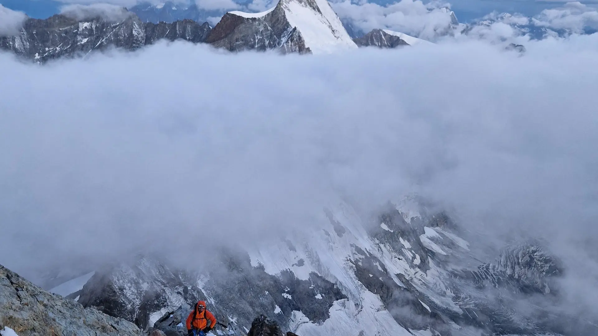 Sortie d'alpinisme encadrée par des guides de haute-montagne en hiver dans les Aravis à Thônes, La Clusaz, Manigod, au Grand-Bornand - Bureau des guides Thônes Manigod