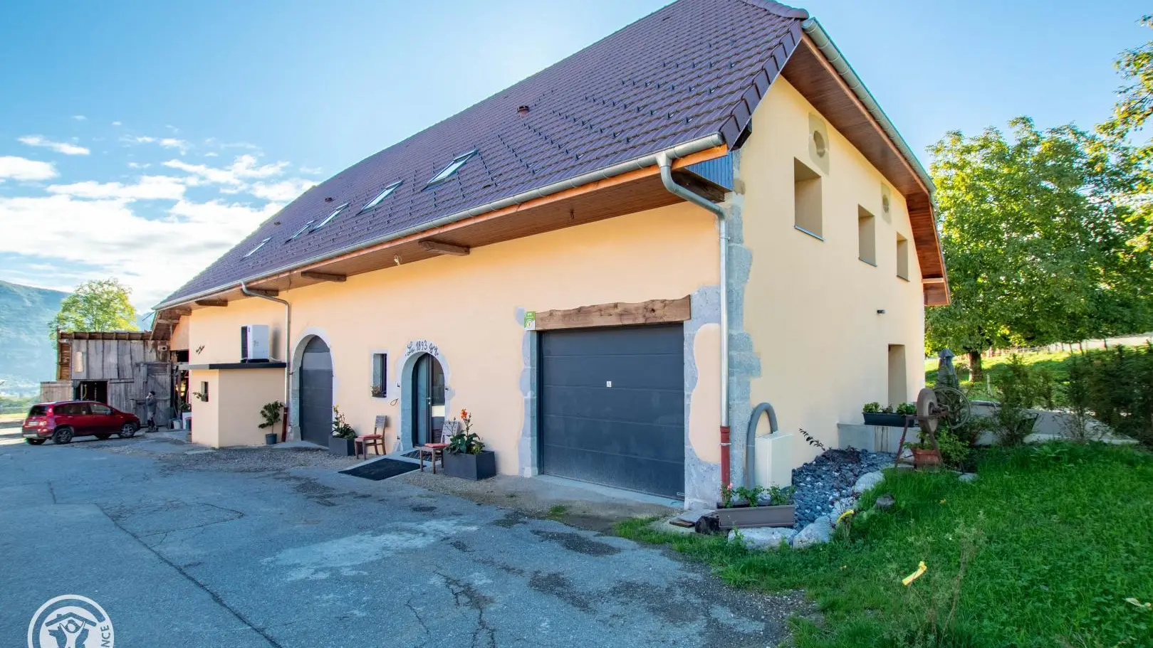 Accès également possible par le garage privatif