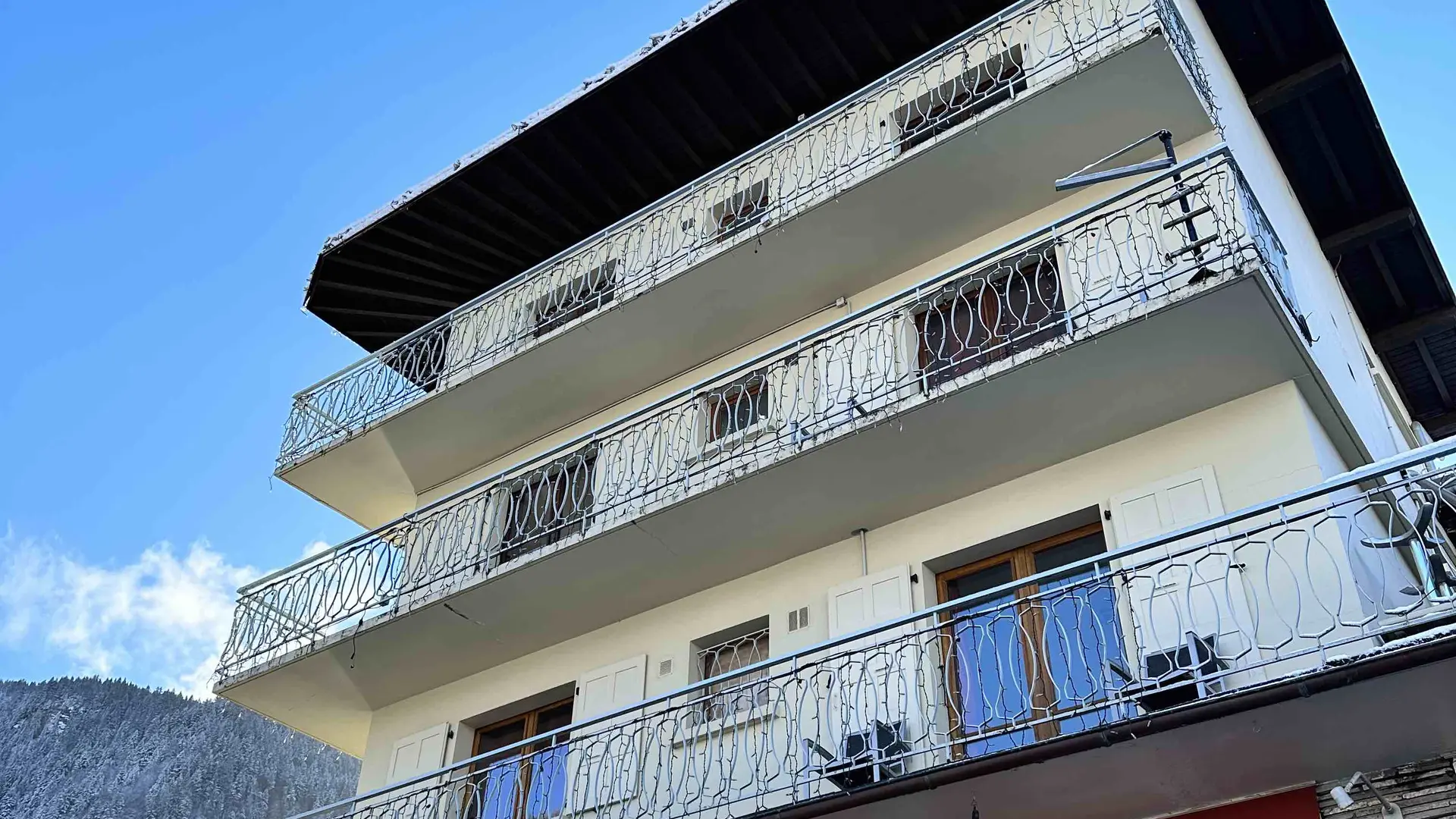 façade Les Rhodos