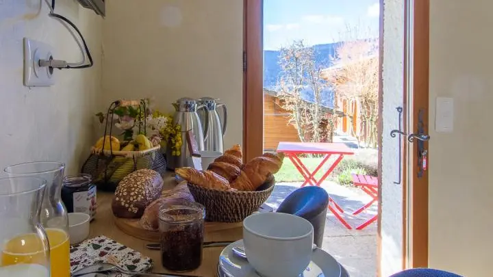 petit déjeuner avec produits locaux