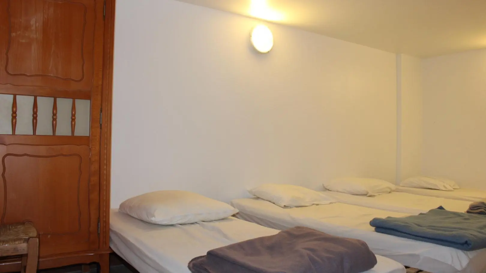 Grange des Tilleuls - Dortoir 2 personnes - Gîtes de Groupe d'Etape - Roure - Alpes-Maritimes