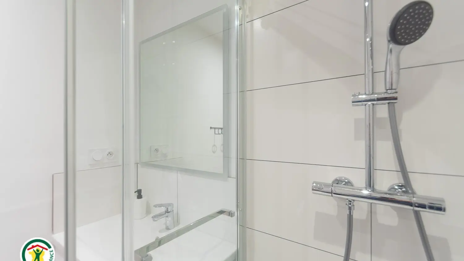 S.d'eau au 1er étage, wc indépendant