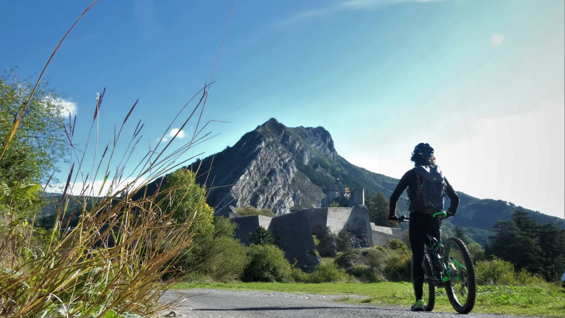 Pédalage face à la citadelle de Sisteron