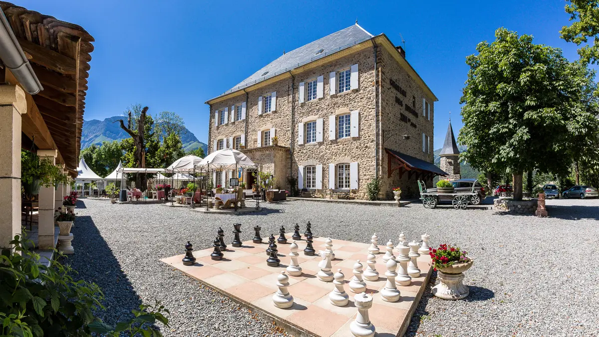 Château des Herbeys*** à Chauffayer, vallée du Valgaudemar