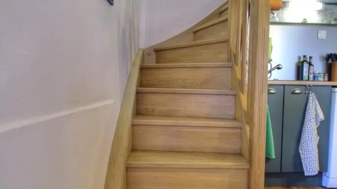 Escalier accès chambres